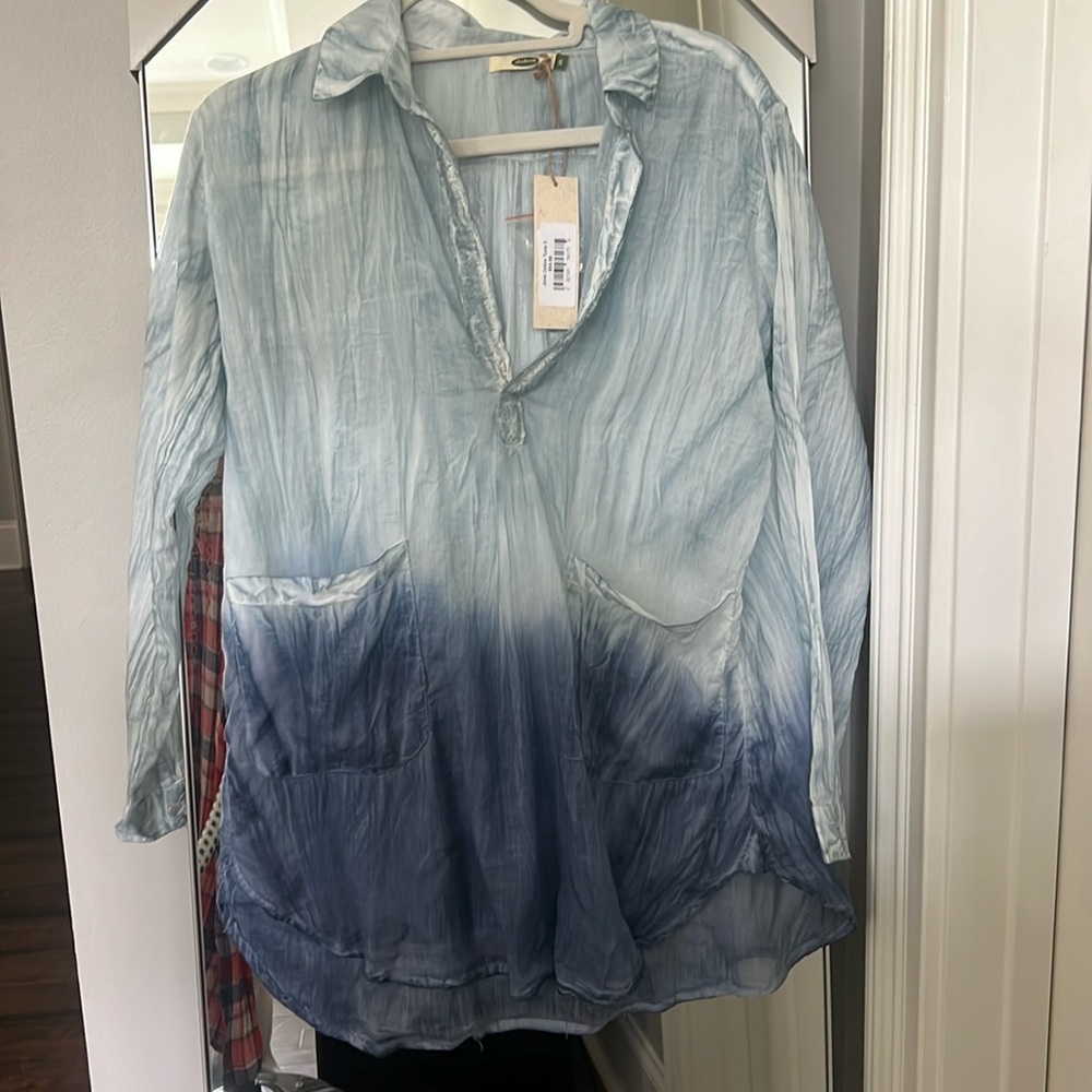 Ladies tunic, blue and white tie-dye/ombre